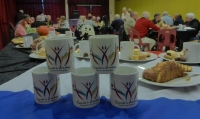 mugs devant